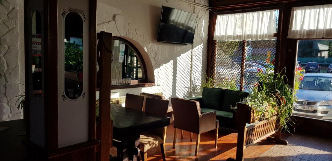 Rooms Brig Duga Resa Εξωτερικό φωτογραφία